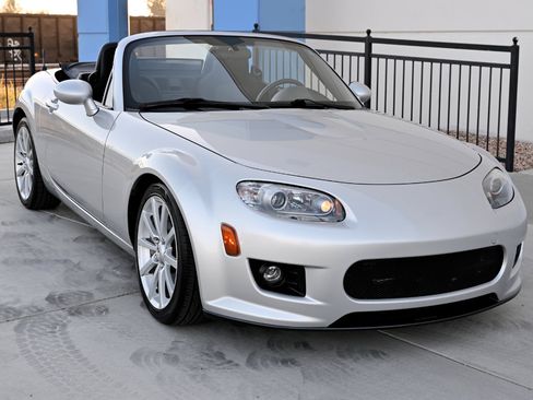 Used 2007 MAZDA MX-5 Miata Touring w/ Suspension Pkg image 13