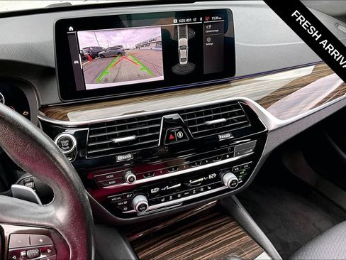 Used 2021 BMW 530i w/ Convenience Package RWD image 15