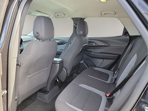 Used 2025 Chevrolet TrailBlazer LT FWD image 9