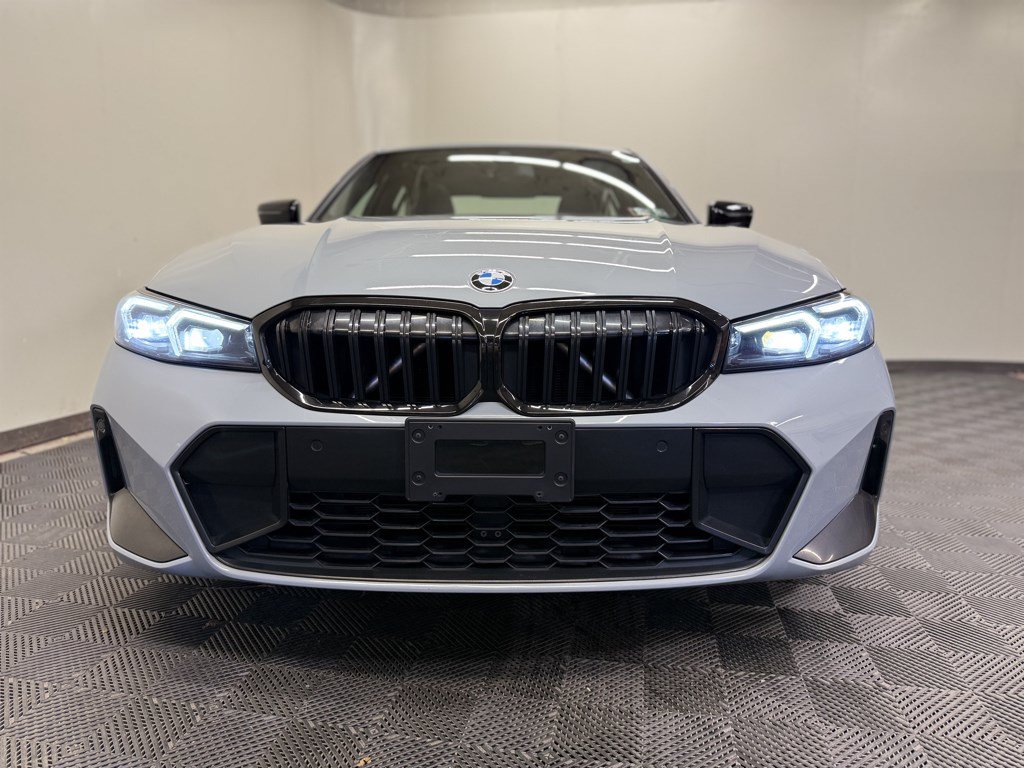 Used 2023 BMW 330i xDrive Sedan w/ M Sport Package AWD/4WD image 4