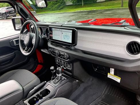 Used 2024 Jeep Wrangler Unlimited w/ Convenience Group AWD/4WD image 14