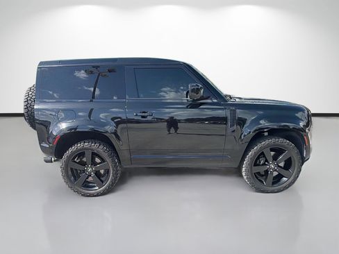 Used 2024 Land Rover Defender 90 V8 AWD/4WD image 2