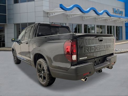 New 2026 Honda Ridgeline Black Edition image 3