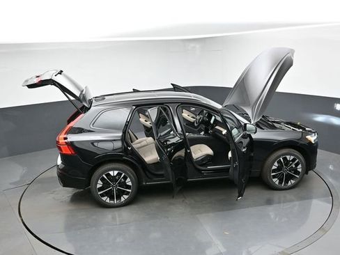 New 2026 Volvo XC60 B5 Plus w/ Protection Package Premier AWD/4WD image 50