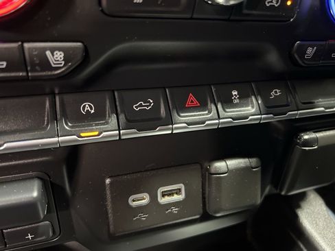 Used 2021 GMC Sierra 1500 SLT image 33