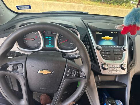 Used 2017 Chevrolet Equinox LS FWD image 6