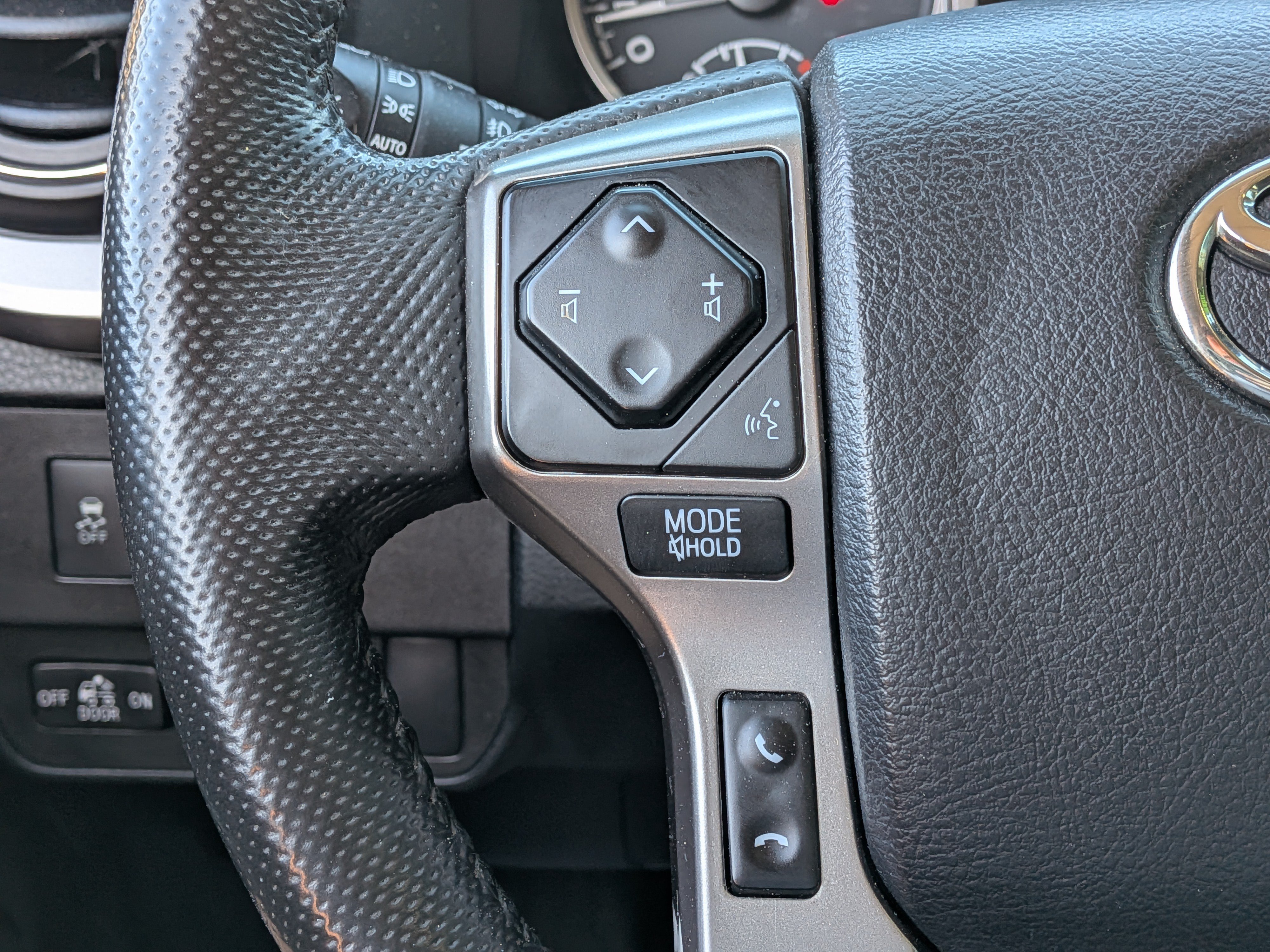 Used 2021 Toyota Tacoma SR5 w/ Trail Edition RWD image 23