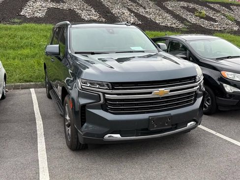 Used 2021 Chevrolet Tahoe LT w/ LT Signature Package AWD/4WD image 3
