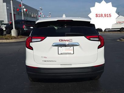 Used 2024 GMC Terrain SLE