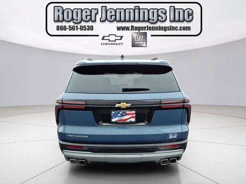 Used 2025 Chevrolet Traverse LT w/ Sun and Wheel Package image 24