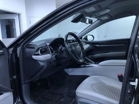 Used 2019 Toyota Camry SE image 10