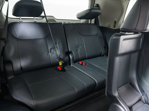 Used 2020 Lexus LX 570 4WD w/ Luxury Package image 35