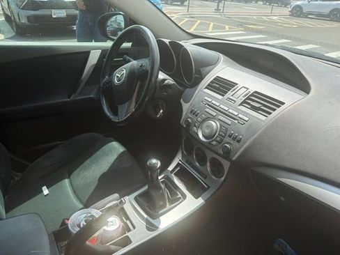 Used 2011 MAZDA MAZDA3 s Sport FWD image 12