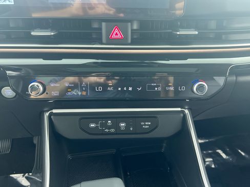 New 2026 Kia Carnival SX Prestige FWD image 25
