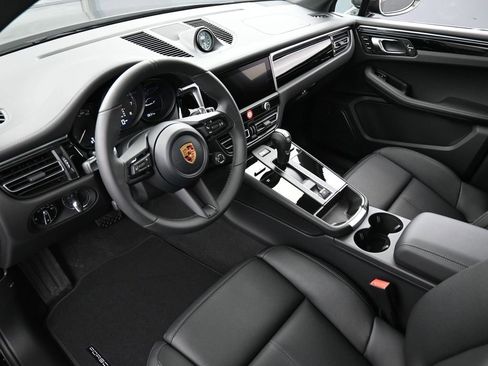 New 2026 Porsche Macan Turbo image 4