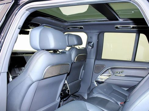 Used 2025 Land Rover Range Rover Autobiography image 23