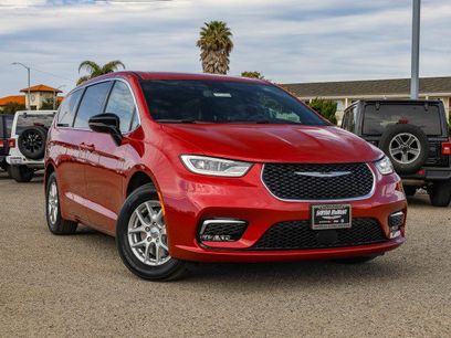 New 2025 Chrysler Pacifica Select