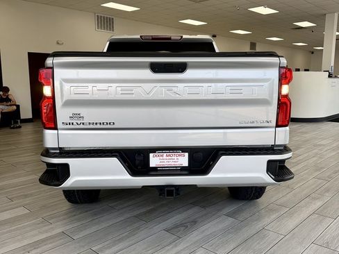 Used 2021 Chevrolet Silverado 1500 Custom w/ Safety Confidence Package AWD/4WD image 8