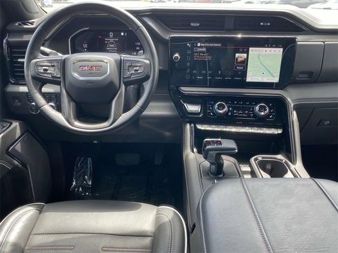 Used 2023 GMC Sierra 1500 AT4X image 9