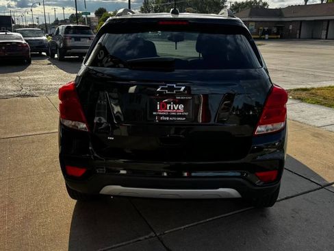 Used 2018 Chevrolet Trax LT w/ Sun & Sound Package AWD/4WD image 8