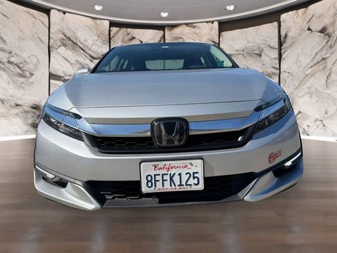 Used 2018 Honda Clarity Touring image 2
