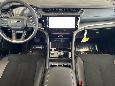New 2026 Jeep Grand Cherokee Altitude AWD/4WD image 14