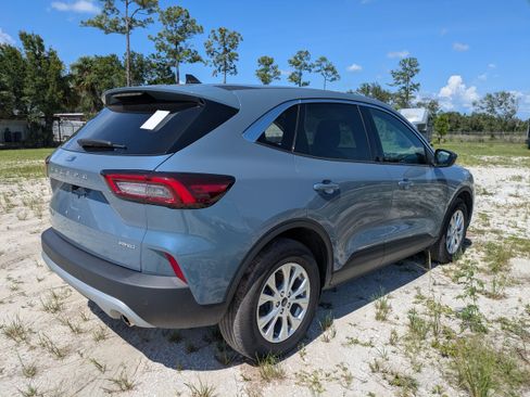 Used 2023 Ford Escape Active w/ Tech Pack #1 AWD/4WD image 4