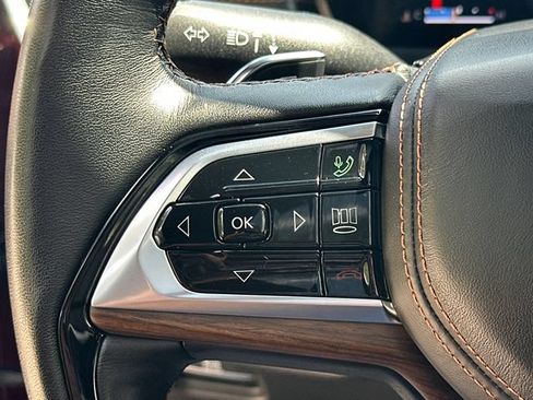 Used 2025 Jeep Grand Cherokee Summit AWD/4WD image 28