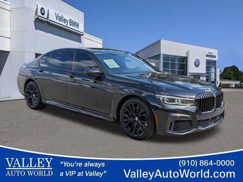 Used 2022 BMW 750i xDrive w/ Executive Package AWD/4WD image 1