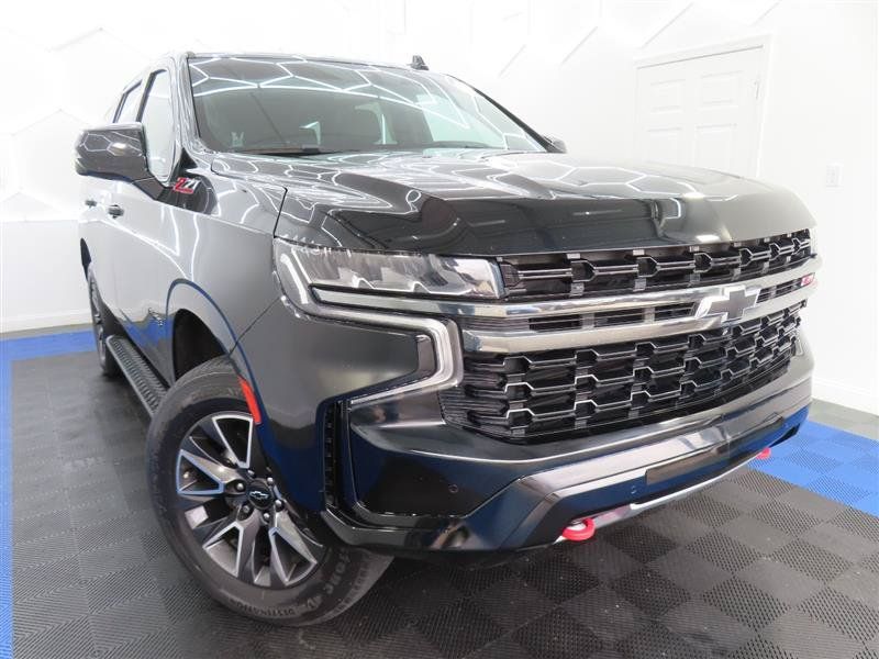Used 2022 Chevrolet Tahoe Z71 w/ Luxury Package AWD/4WD image 3