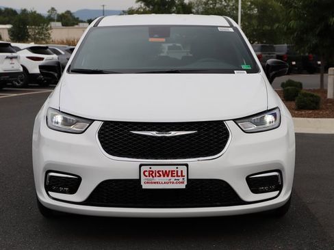 New 2026 Chrysler Pacifica Select image 7