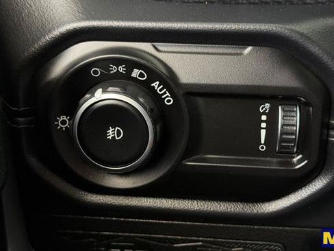 Used 2026 Jeep Wrangler Unlimited Rubicon AWD/4WD image 33