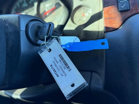 Used 2011 Chevrolet Silverado 1500 LTZ w/ LTZ White Diamond Edition image 13