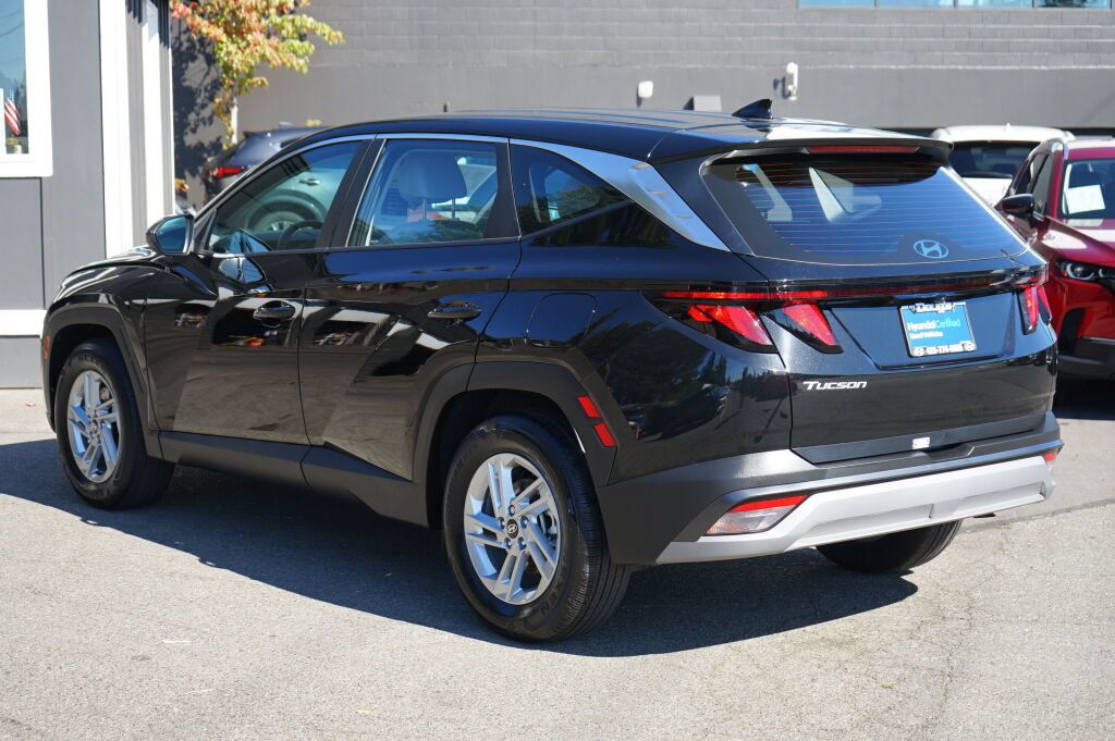 Used 2025 Hyundai Tucson SE FWD image 9