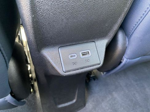 Used 2023 Chevrolet Bolt EUV LT w/ Convenience Package FWD image 10