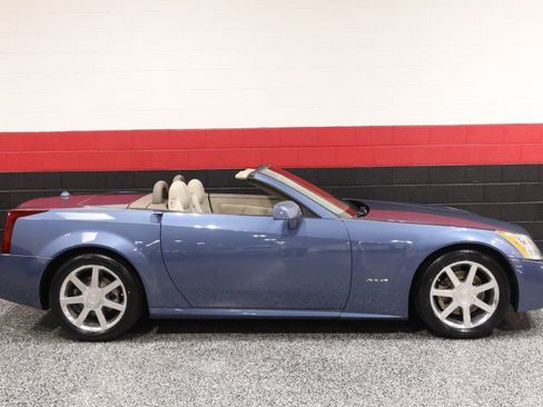 Used 2005 Cadillac XLR RWD image 7