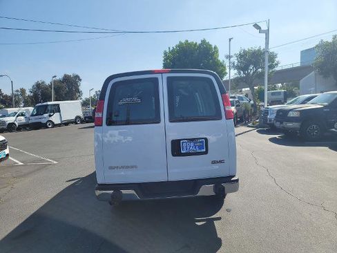 Used 2023 GMC Savana 2500 w/ Driver Convenience Package image 7