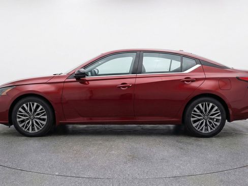 Used 2025 Nissan Altima 2.5 SV image 5