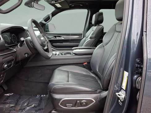 Certified 2023 Jeep Wagoneer 4WD w/ Premium Group I image 11