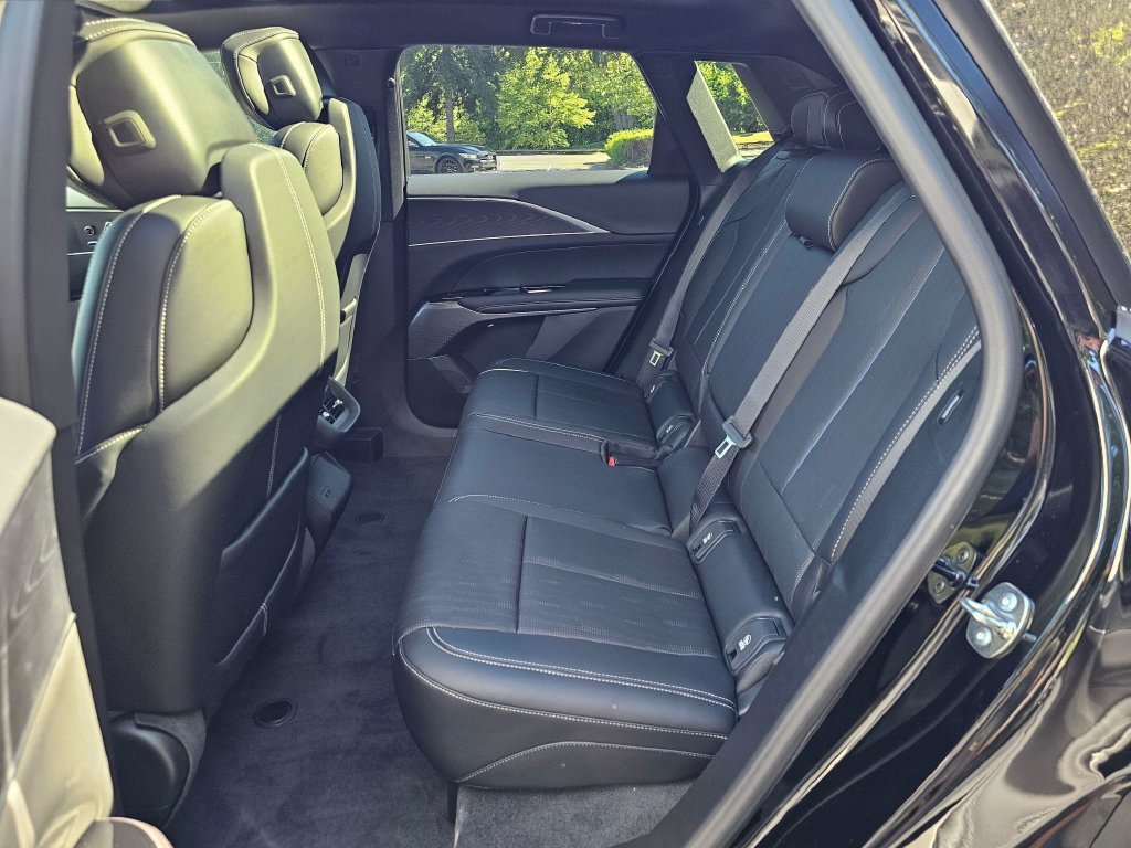 Certified 2026 Cadillac Lyriq Sport AWD/4WD image 16