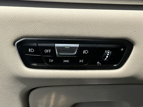 Used 2021 BMW X7 xDrive40i w/ Premium Package AWD/4WD image 10