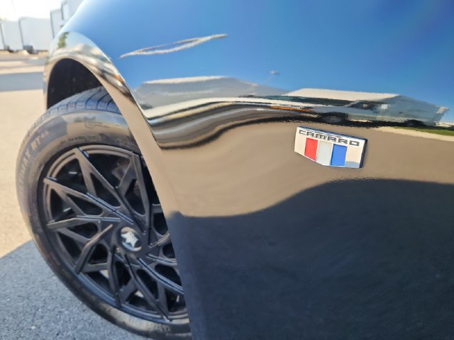 Used 2018 Chevrolet Camaro LT RWD image 18
