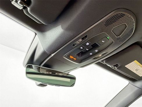 Certified 2026 Porsche Cayenne AWD/4WD image 24