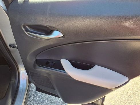 Used 2020 Lexus UX 200 image 23