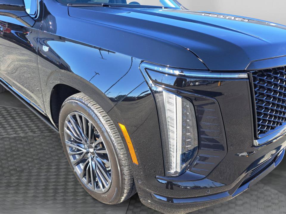 Certified 2025 Cadillac Escalade Sport Platinum w/ LPO, Floor Liner Package AWD/4WD image 15