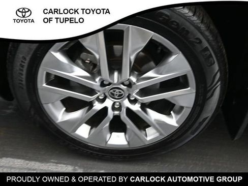 Used 2021 Toyota RAV4 XLE Premium image 28