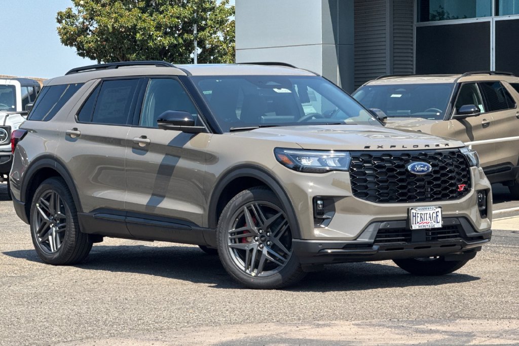New 2026 Ford Explorer ST w/ Sun And Sound Package AWD/4WD image 2