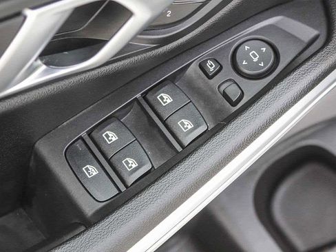 Used 2025 BMW 330i Sedan w/ Premium Package image 20