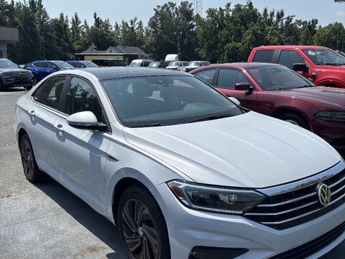 Used 2019 Volkswagen Jetta SEL Premium FWD image 7