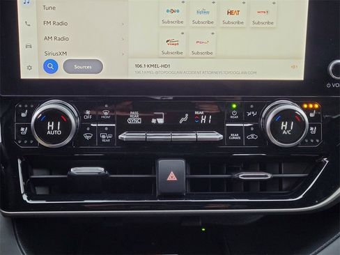 Used 2023 Toyota Highlander Limited image 19